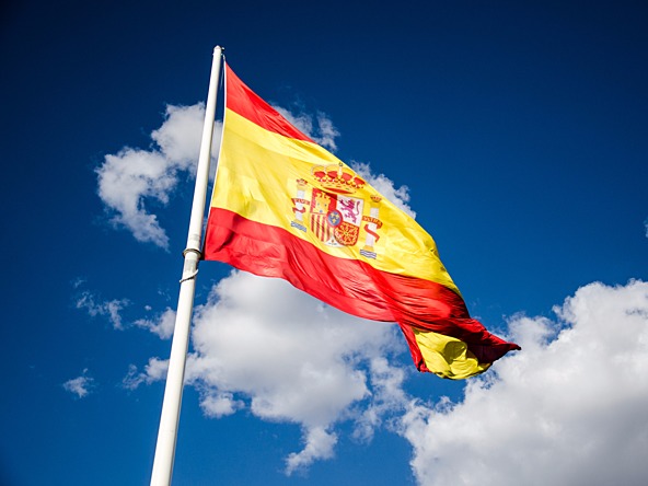 Spanish flag in wind_crop